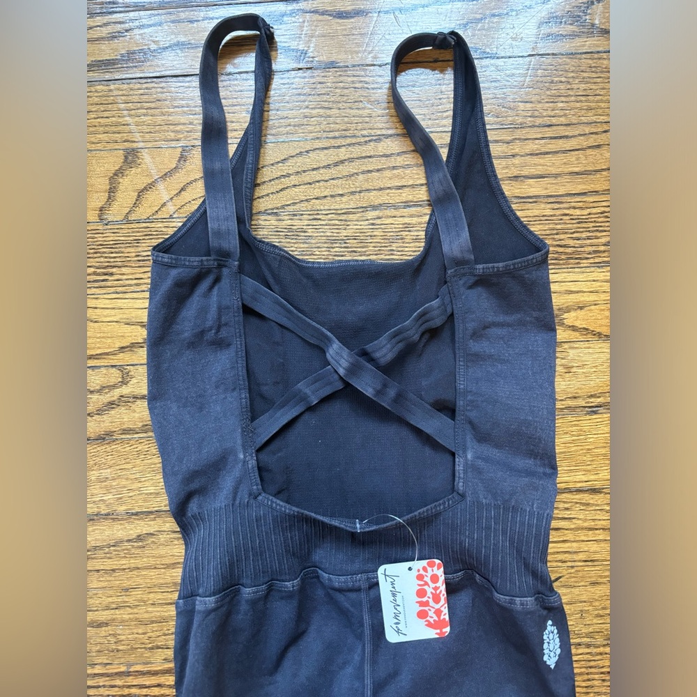 🧘‍♀️Free People Movement XS woman’s yoga body suit in black - NWT